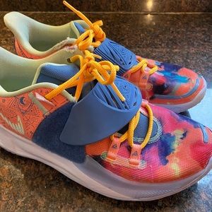 Kyrie Mens Basketball Shoes